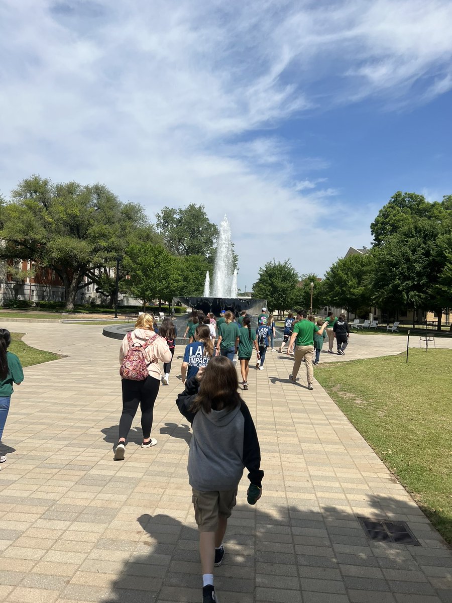 Checking out Baylor University today! 8th Grade AVID are pumped to be here learning about the business program along with all the other things Baylor had to offer! <a href="/DrJeremyGlenn/">Dr. Jeremy Glenn</a> <a href="/AVID4College/">AVID</a> <a href="/AMSpirates/">AMS</a> @ActonMS_IS <a href="/Baylor/">Baylor University</a> THANK YOU FOR THIS OPPORTUNITY! #CollegeReady #SicEm