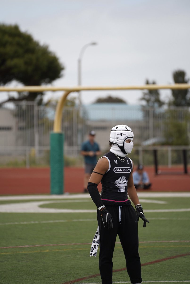 ZaedenSelu's tweet photo. off season grinds.. js prepin for tackle szn @Reign7on7 @Pylon7on7 @skyridgefb @JonLehman @MooseB90 #football #4LR #7on7 #tackleszn #lovethechallenge https://t.co/844NR6q5u9
