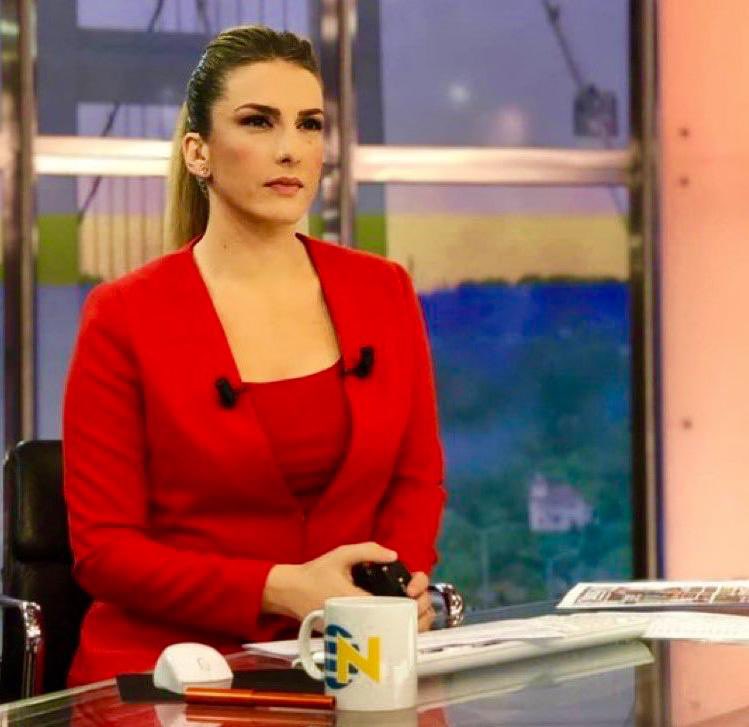 Şimdi duydum...
NTV’nin başarılı spikeri Özlem Sarıkaya Yurt, kanserle mücadelesini kaybetmiş...
Henüz 39 yaşında...
Çok çok üzüldüm...
Allah ailesine, sevenlerine sabır versin...
Gani gani rahmet eylesin...