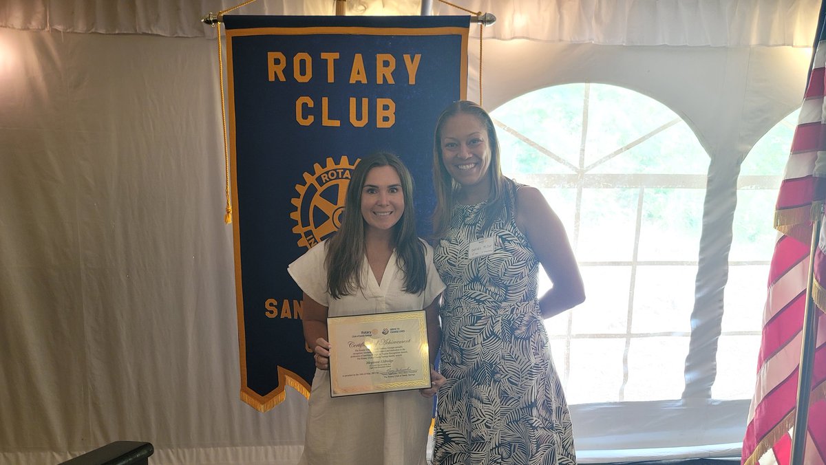 HPointPrincipal's tweet photo. Thank you @RotarySS for helping to celebrate our @HighPointFCS 2021.22 TOTY! @MrsEldredgeK @juliabernath @erichollinhead #IgnitingEveryLearner https://t.co/aomMeoIMBJ