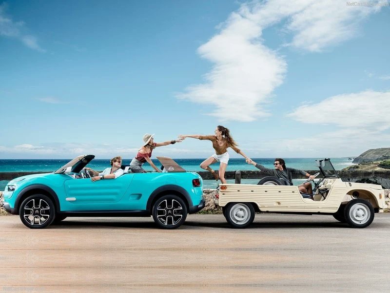 CitroenPassion's tweet photo. En 2015, @Citroen rendait hommage à la #mehari avec le concept #CactusM.  Il s'inspirait se son aïeule en offrant, notamment, un intérieur lavable au jet d'eau
#car #cars #citroen https://t.co/0bFSYCB2OT