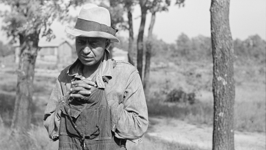 HarvestPM's tweet photo. Black farmers have lost $326 billion worth of farmland, according to new study https://t.co/w9KwuEG2JF @DanaHCronin @ILNewsroom https://t.co/eNdFcmh3Rq