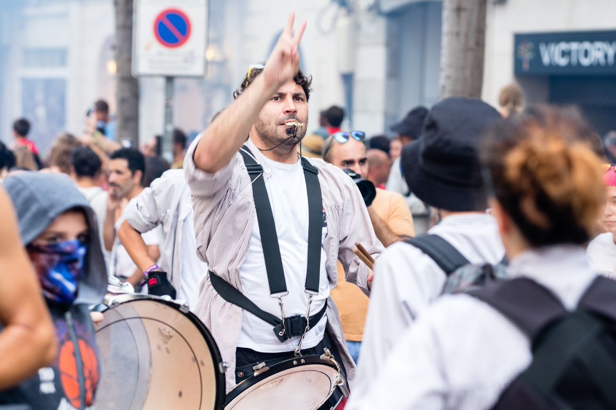 Després de 2 anys, tornen les festes de barri, i amb elles els correfocs 🔥 Iniciem temporada amb doblet, 
Ens trobareu acompanyant a la Momeroteta!! Us ho perdreu???

🥁 Divendres 20 de maig
📍 Festa Via Europa - Nou Parc Central
⏰ 20h al C. Esteve Albert

… continuarà 🔥🔥🔥