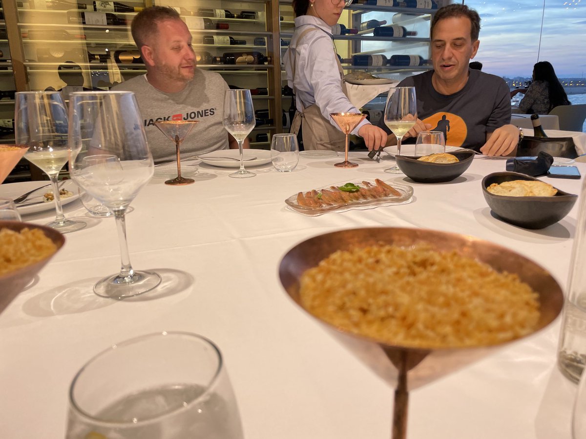 Liquid croquettes with friends in Valencia; cheers everyone