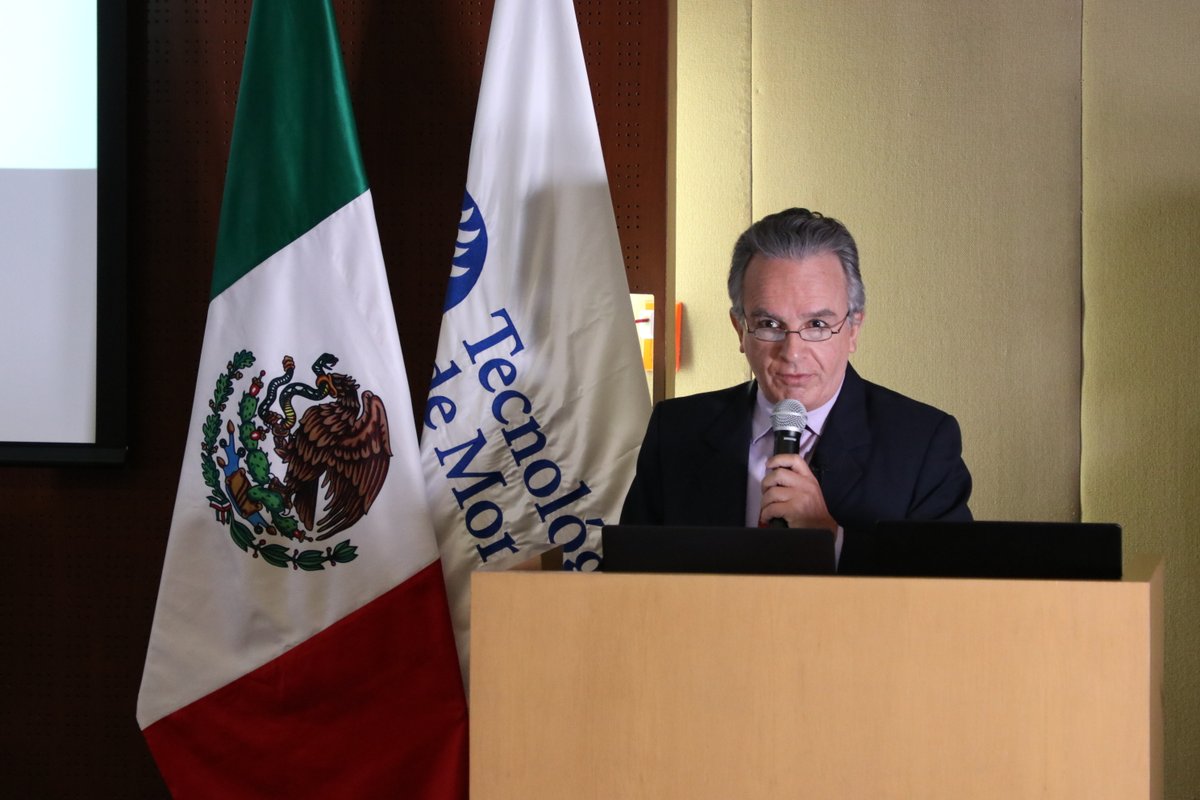 Tec_CSF's tweet photo. Recibimos la visita del Ministro de Estado de Comercio e Industria de Singapur, Alvin Tan; en compañía de nuestro #ProfesorTec, el Embajador de México, Miguel Ruiz Cabañas, para conversar con nuestros estudiantes sobre el ingreso de Singapur a la #AlianzaDelPacifico. 🇸🇬🇲🇽 #TecCSF https://t.co/w35a0n2yQP