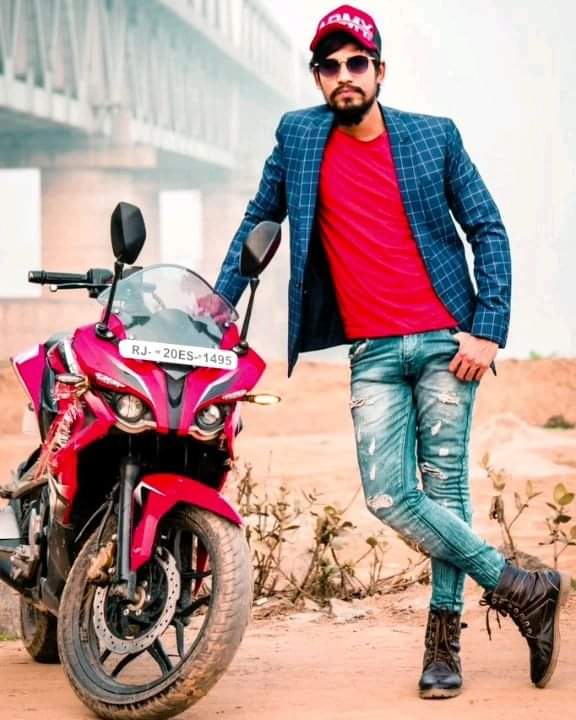 rajranjanrr_'s tweet photo. ❤️🆒❤️
#rajranjan #rajranjanofficial #actorrajranjan #modelrajranjan #traindingrajranjan #rr #rajranjanrr #rajranjanbollywood
#bollywood #trending #viral #actorlife https://t.co/72WRvkaOvA