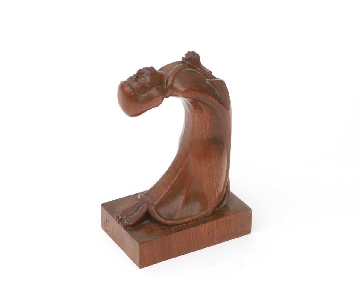 Wie o wie kent de maker van dit beeldje? Titel: 'De bekeerling', signatuur: HE. Ik dacht zelf aan Henk Etienne (1895-1968) of Hermanus ('Manus') Evers (1903-1981). Beiden waren katholiek, werkzaam in de jaren 20/30 en hebben veel heiligen beeldjes gemaakt. #AmsterdamseSchool?