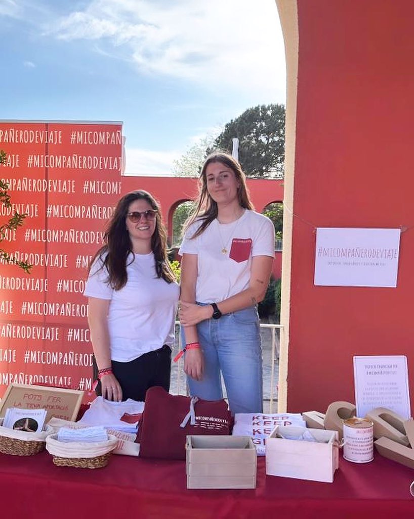 micompideviaje's tweet photo. El pasado viernes, nuestra asociación pudo estar presente en la tercera edición del ⭐️FRED FESTIVAL⭐️

Una bonita jornada de música pop de ámbito nacional al aire libre. 

Gracias a @fred_festival y @tipiscersanya por invitarnos a participar en este festival solidario. https://t.co/3nPXKY2nNH