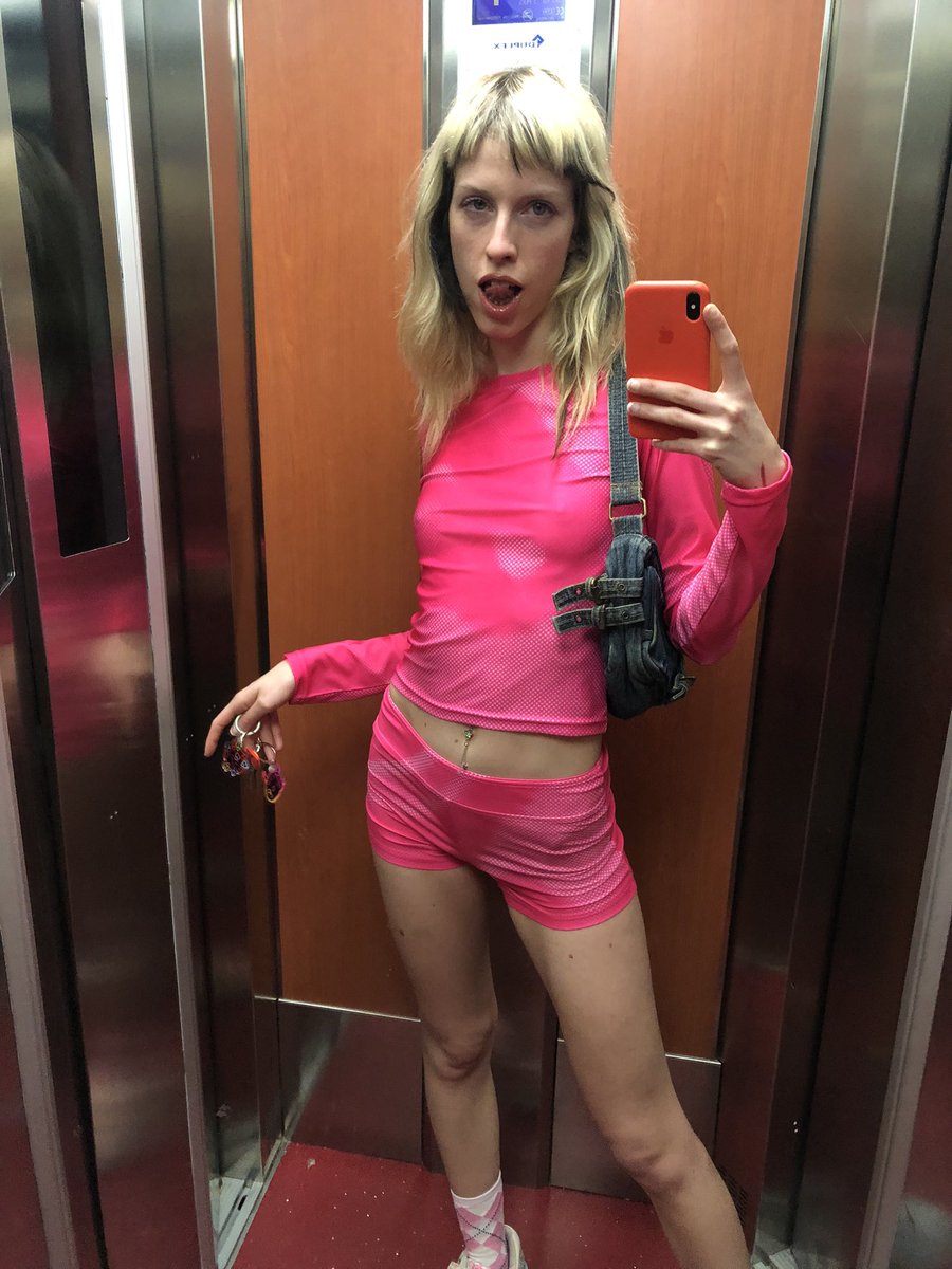 🐝 valeriA vaciLe tweet media