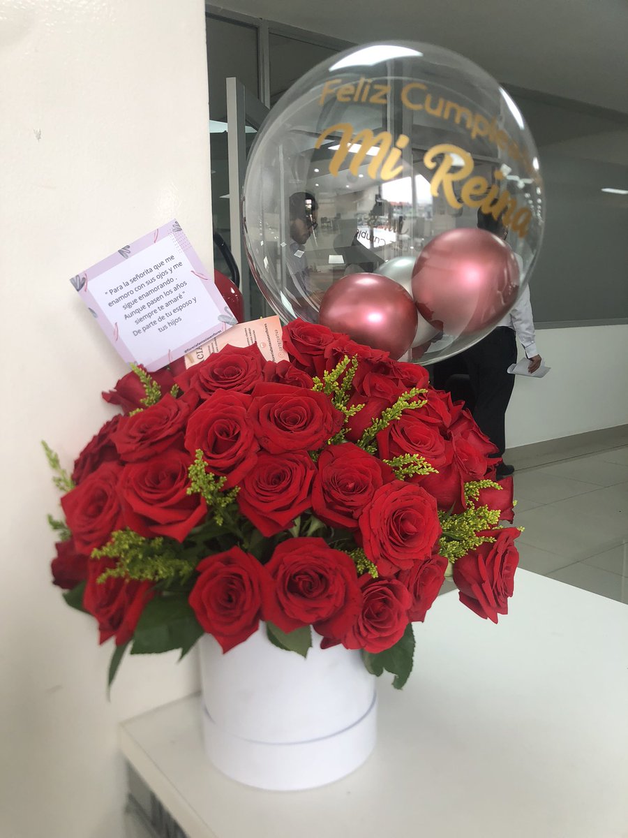 IvetteSanchezG_'s tweet photo. Happy birthday to me ❤️ tengo al mejor 💜 https://t.co/7rGKCDTvDI