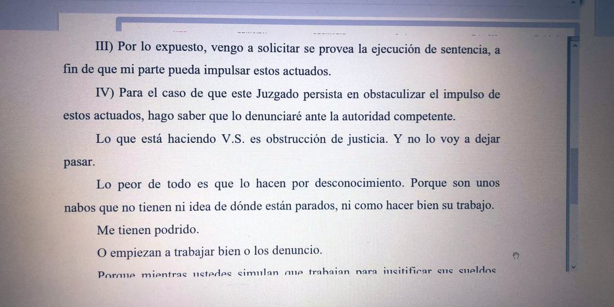 chuecobalbuena's tweet photo. El que tuvo un buen día es este letrado 😅 https://t.co/LaOWEzTszG