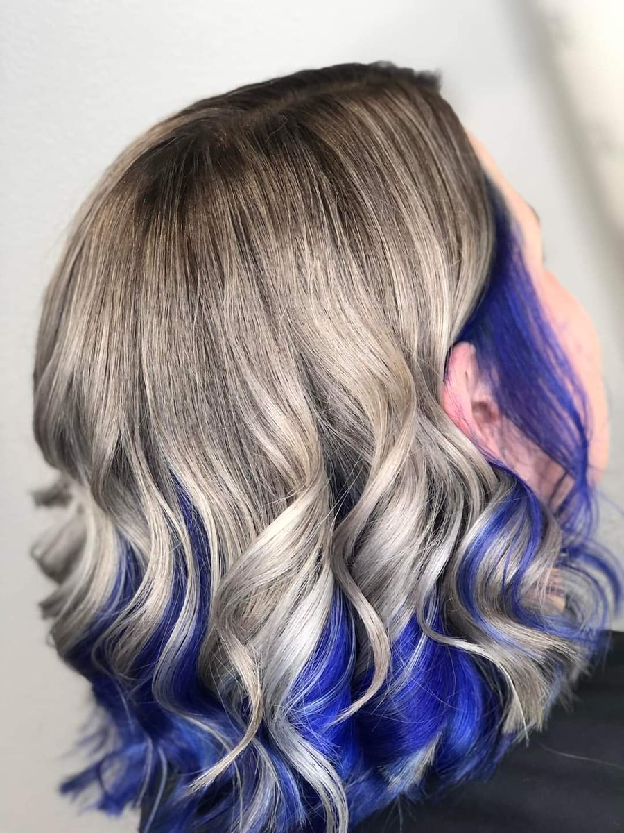 If you haven't been to Leos Salon, Lincoln, you NEED to go! I feel a million dollars
 #NewHairDay #BlueHair #Highlights #RootStretch #Blue #ChoppedShort #LoveMyHair #MyHairStylistIsBetterThanYours