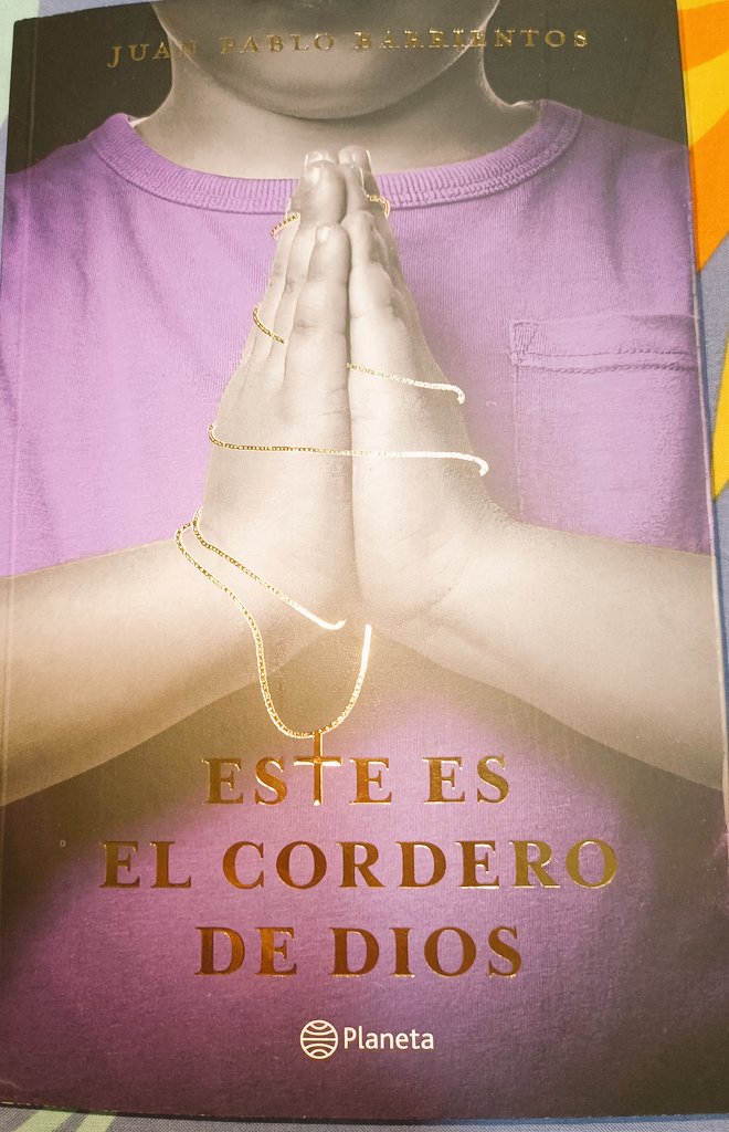 soaranicole's tweet photo. #ElArchivoSecreto Este es el cordeo de Dios..Espero que muchos puedan comprarlo y leerlo para que apoyemos y podamos dar voz a las víctimas dado así a conocer la verdad de lo que son realmente las personas que utilizan de escudo la biblia y la cruz #Esteeselcorderodedios https://t.co/DZn9XtiLip