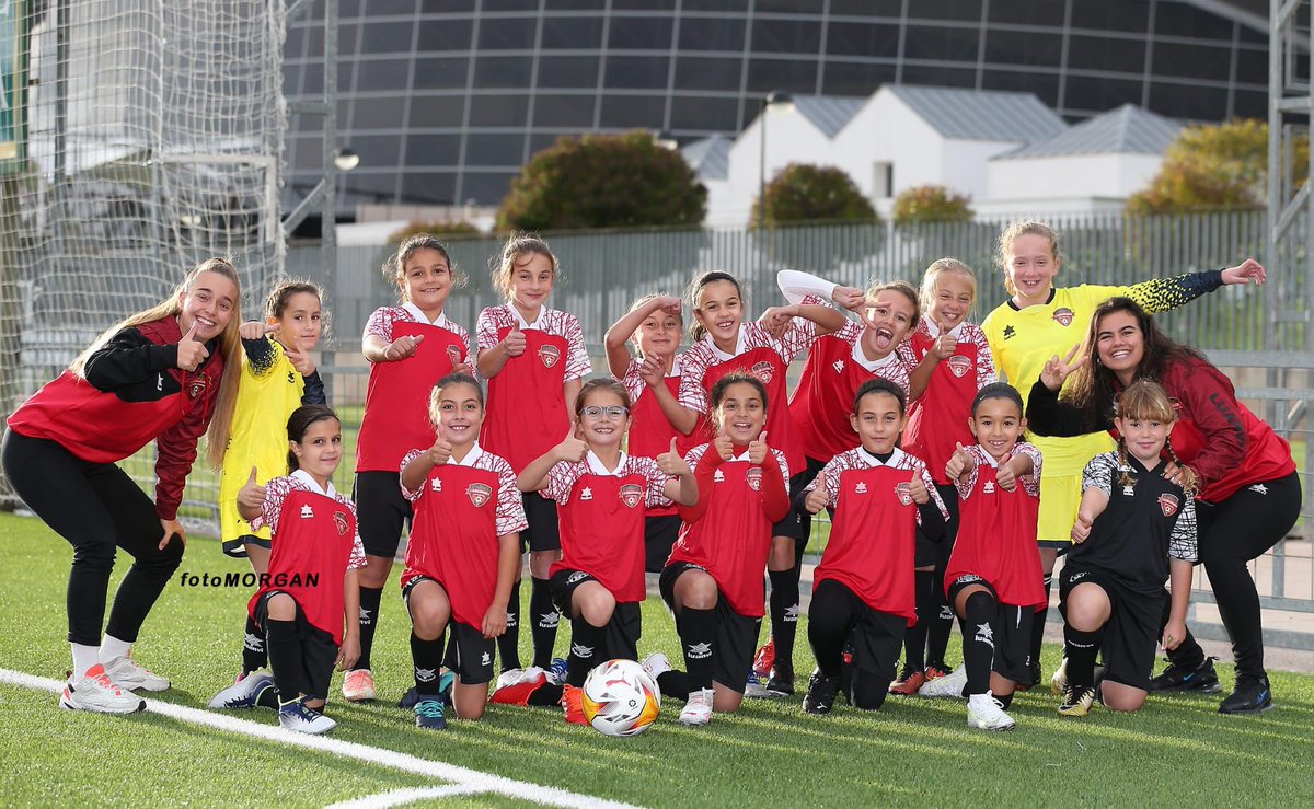 cdsalamancaff's tweet photo. Queremos dar la enhorabuena a nuestro BENJAMÍN por la magnífica temporada que han hecho, finalizando en 10° posición, pero sobre todo trabajando y aprendiendo como equipo.
Enhorabuena chicas!!!🔴⚫ https://t.co/3inBpaNtpK