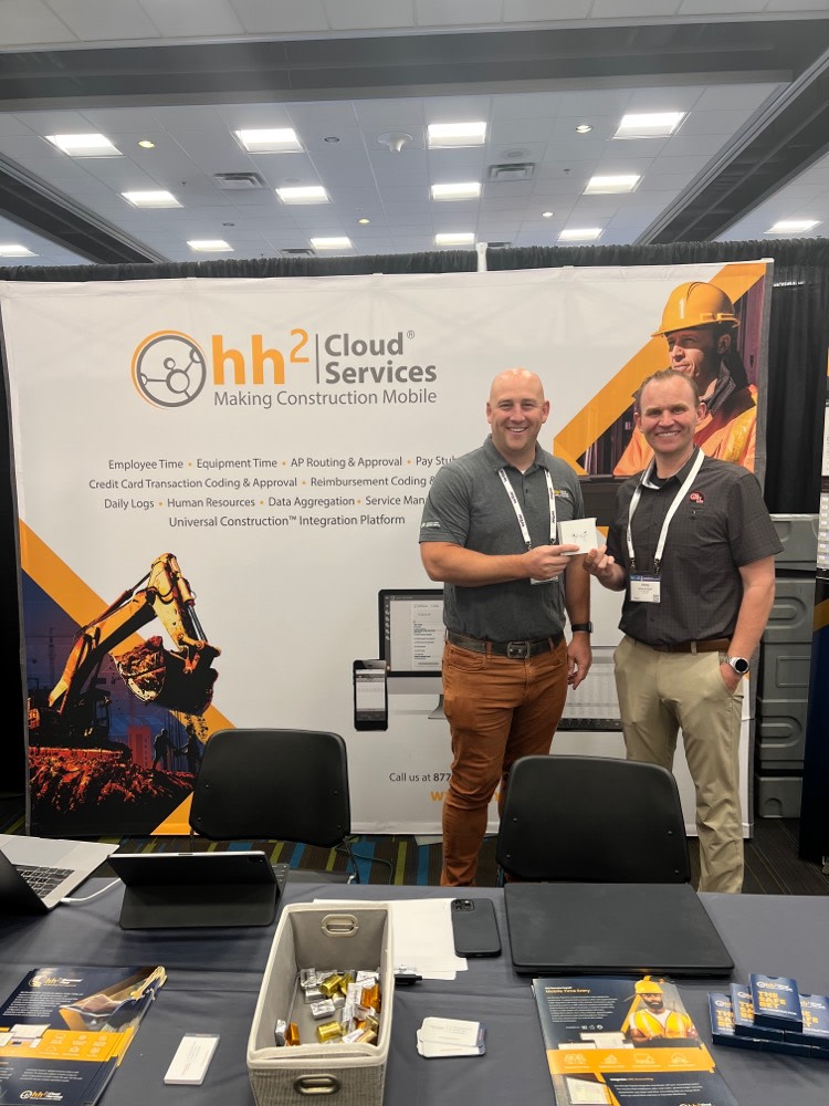 hh2CloudServ's tweet photo. Lucky winner of the AirPods Pro at the #CFMACONF! Chris Lautenschlager from #CLConstruction. Congrats, Chris! @CLnebraska https://t.co/aE4pjo8Ojx
