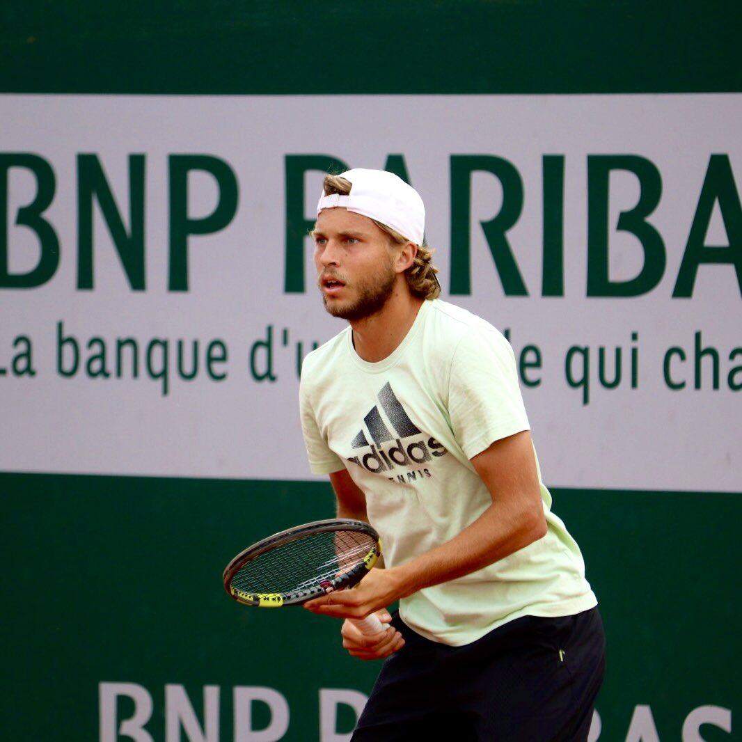 Alex2Mumu's tweet photo. 💪 Prêt pour mon 2e tour demain @rolandgarros ! Je compte sur vous pour mettre le 🔥 au court 14 ! #RG22 #RolandGarros @FFTennis https://t.co/ORmKkJUFpD