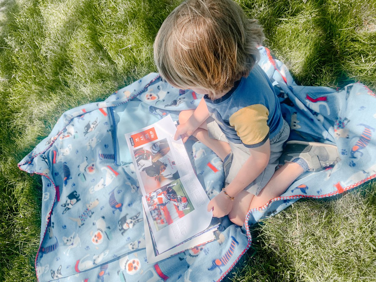 _teachitwright's tweet photo. [ R ] is for Read the Day Away! 📚 ❤️ #ABCcountdown2022 @ayerelementary https://t.co/dXfbuMSRTe