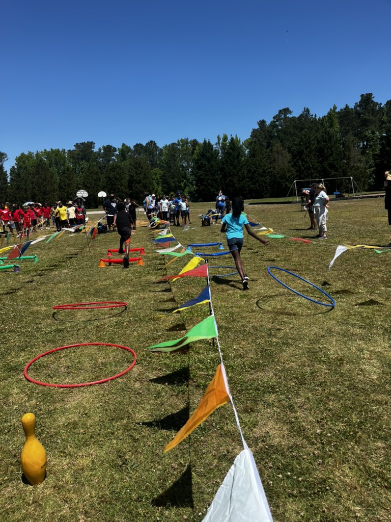 MtCarmelES_HCS's tweet photo. Second and Third grade Field Day!!
@HenryCountyBOE @iammrsbolds @MediaSpecNikki @trg_gator
#expectexceptionalhcs #BetterTogetherHenry #Fieldday2022 #belikepike #mustangsrock #makingBOLDmoves https://t.co/7hnWaFtF9g