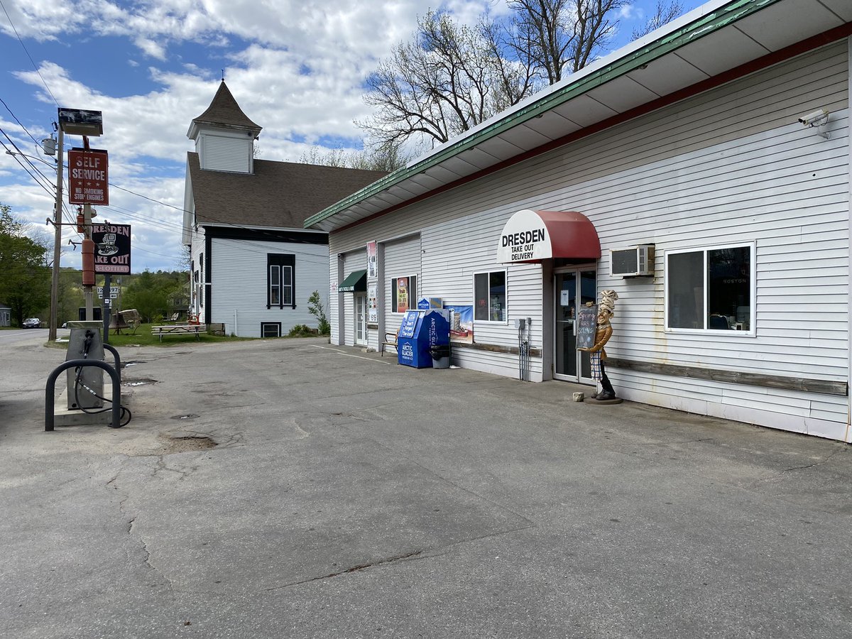 howlandboy's tweet photo. Gas station pizza, Dresden Takeout. They have excellent slices, terrific food, bait,tackle, and guns. #Maine https://t.co/nTfGxlCJTo