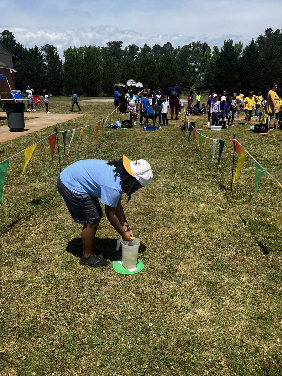 MtCarmelES_HCS's tweet photo. First grade Field Day!!
@HenryCountyBOE @iammrsbolds @MediaSpecNikki @trg_gator
#expectexceptionalhcs #BetterTogetherHenry #Fieldday2022 #belikepike #mustangsrock #makingBOLDmoves https://t.co/W7XtmGKZVl