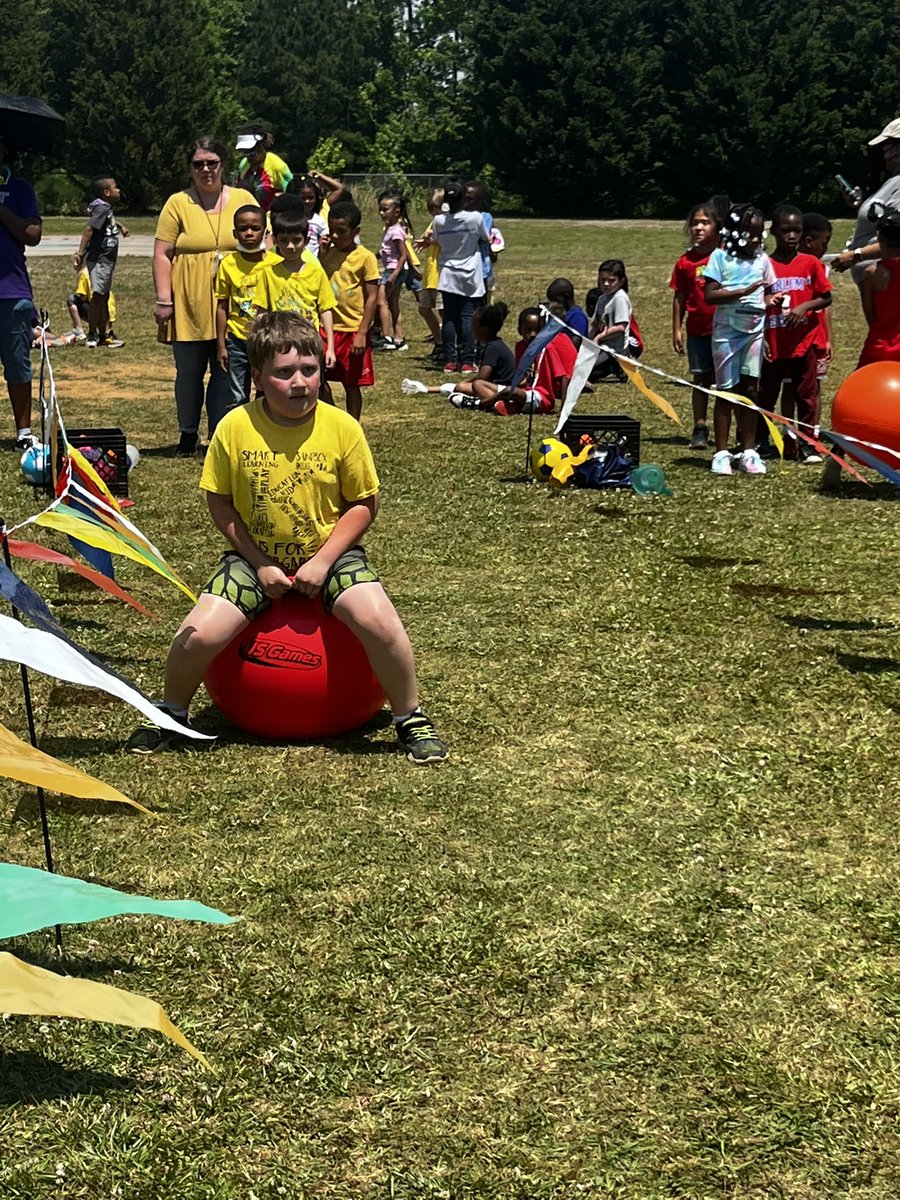 MtCarmelES_HCS's tweet photo. First grade Field Day!!
@HenryCountyBOE @iammrsbolds @MediaSpecNikki @trg_gator
#expectexceptionalhcs #BetterTogetherHenry #Fieldday2022 #belikepike #mustangsrock #makingBOLDmoves https://t.co/W7XtmGKZVl