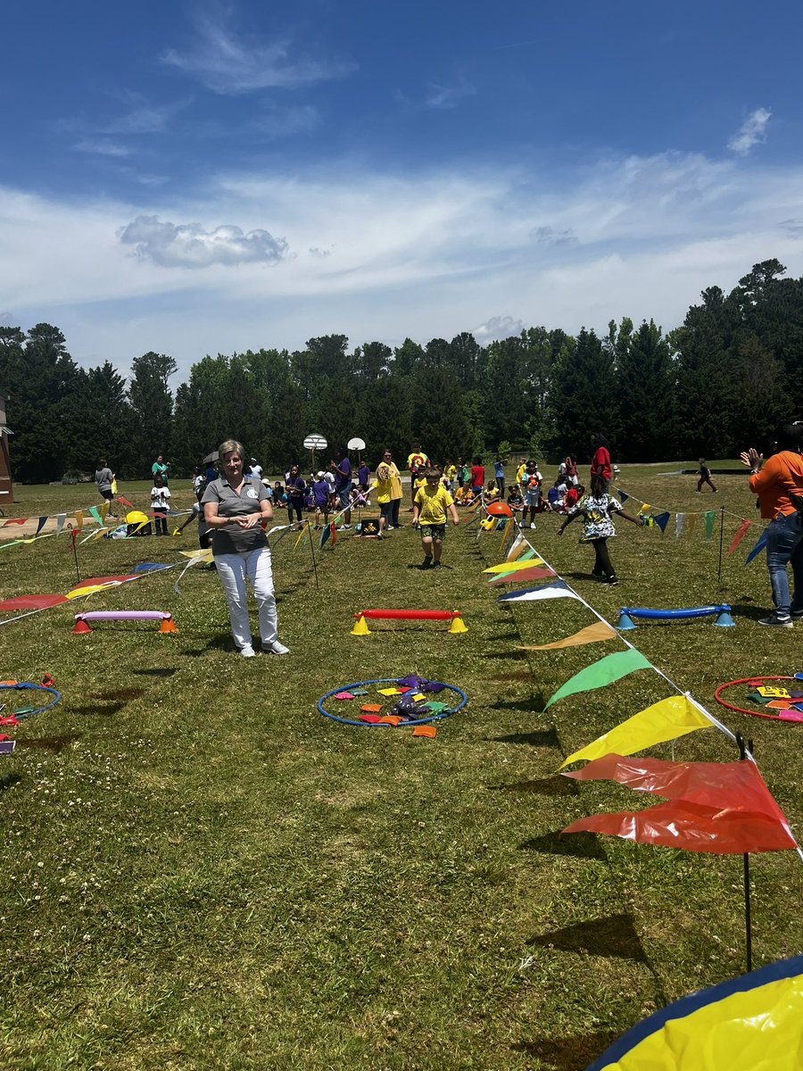 MtCarmelES_HCS's tweet photo. First grade Field Day!!
@HenryCountyBOE @iammrsbolds @MediaSpecNikki @trg_gator
#expectexceptionalhcs #BetterTogetherHenry #Fieldday2022 #belikepike #mustangsrock #makingBOLDmoves https://t.co/W7XtmGKZVl