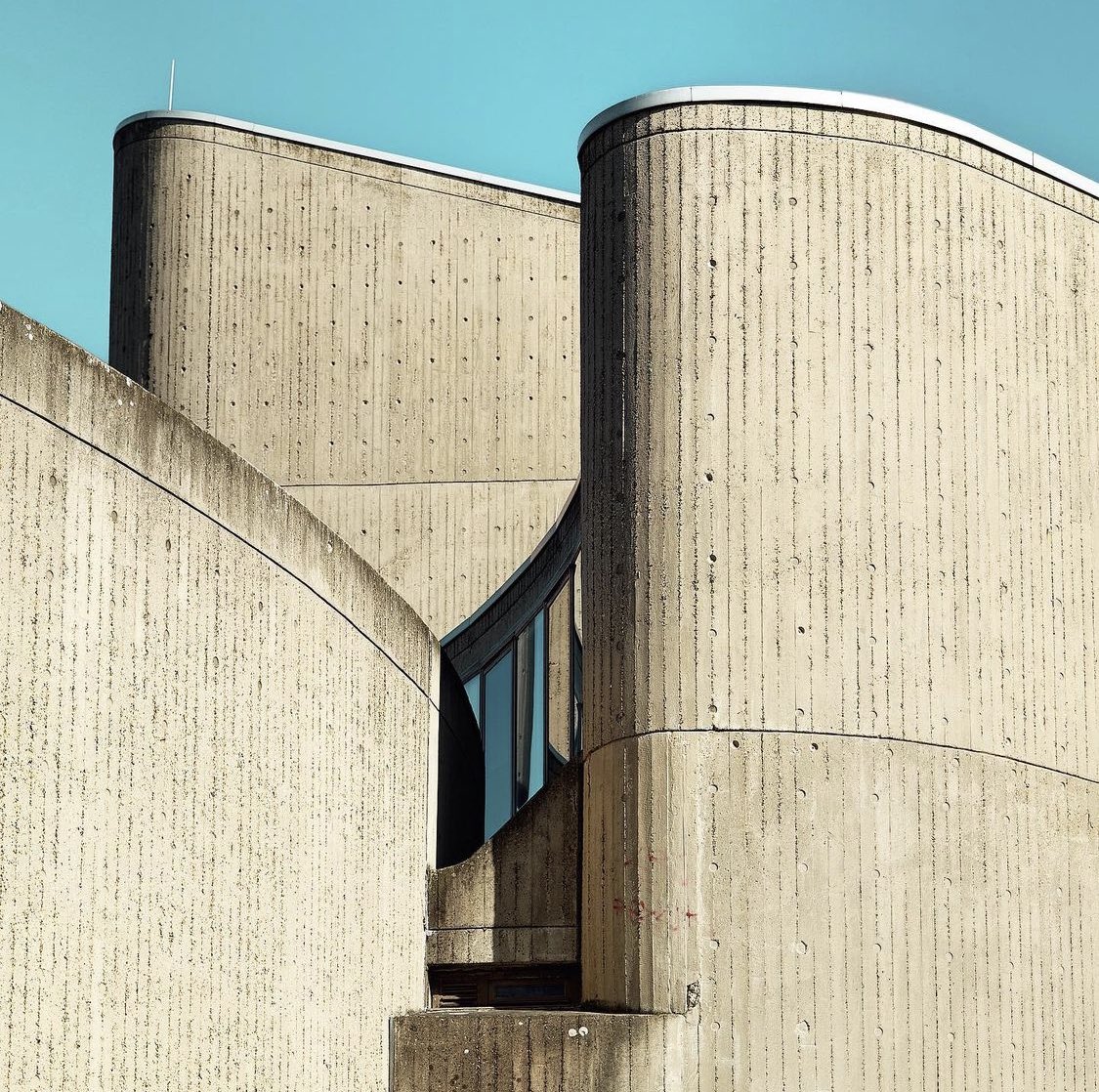 fourthwallarch's tweet photo. Institut für Hygiene und Umweltmedizin . Fehling+Gogel. Berlin

#lumix_de #lumix_s5 #brutalismberlin #berlinarchitecture #arkitekturberlin #brutalismusberlin    #brutalist_architecture
#geometrygrammer #brutalism https://t.co/ZnrPKpkBSK