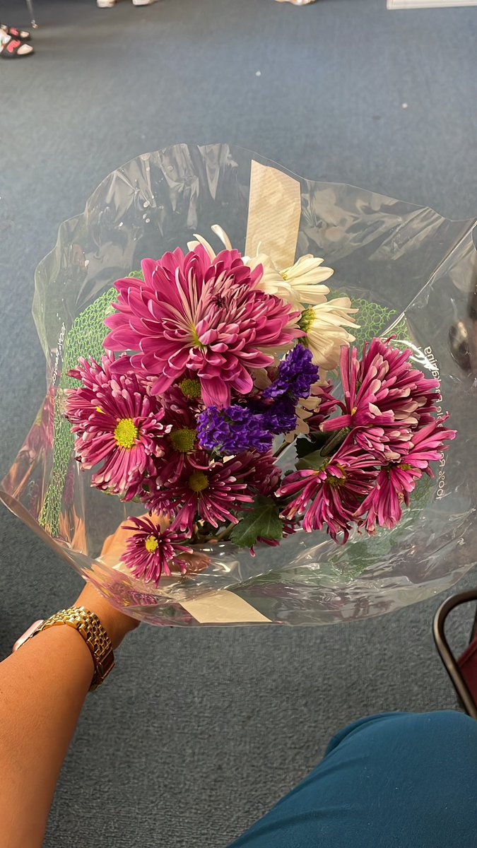 MrsCaleroRobles's tweet photo. So proud of my Seniors. They have gone above and beyond to reach their goals. #ESOLSTRONG
The best is yet to come. https://t.co/lLpDiH1YGm