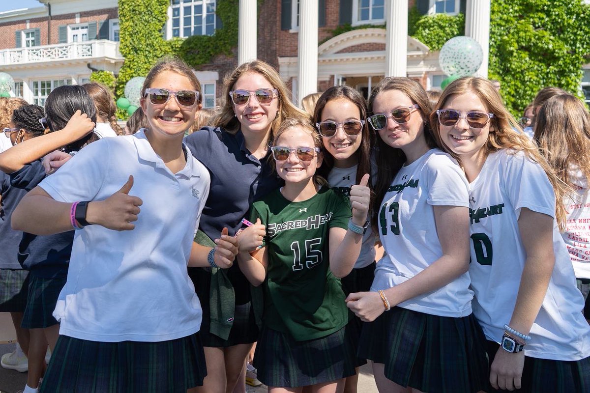 SH_Greenwich's tweet photo. Today our entire Sacred Heart community came together for a walk in remembrance of our SH sister, Vivienne Finn, class of 2027, to raise awareness and money towards a cure for DIPG. Vivienne’s Venging Vikings walked hand in hand in love and sisterhood!💚🕊 https://t.co/3g0AOagzdK