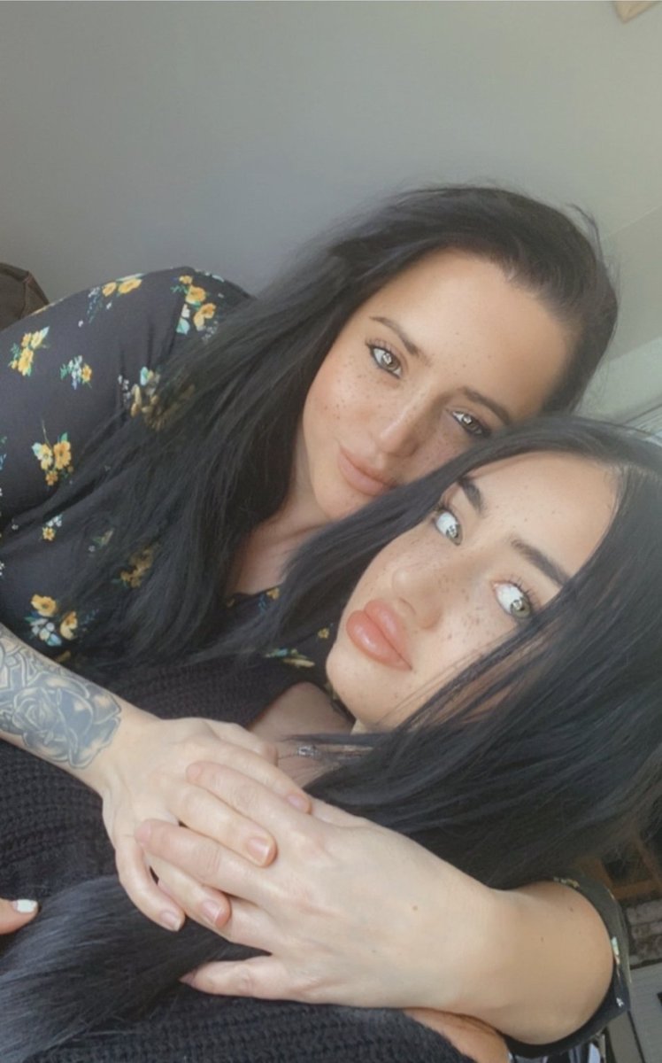 natalie_cjay's tweet photo. Whos joined me and my momy tonight?

Link in our bio https://t.co/o4c02BFBoH