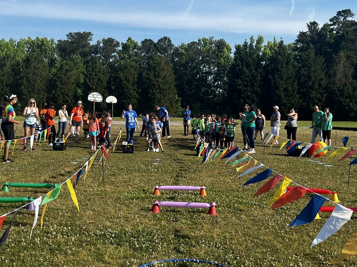 MtCarmelES_HCS's tweet photo. Kindergarten Field Day!!
@HenryCountyBOE @iammrsbolds @MediaSpecNikki @trg_gator
#expectexceptionalhcs #BetterTogetherHenry #Fieldday2022 #belikepike #mustangsrock #makingBOLDmoves https://t.co/Jv9SOPkRnr