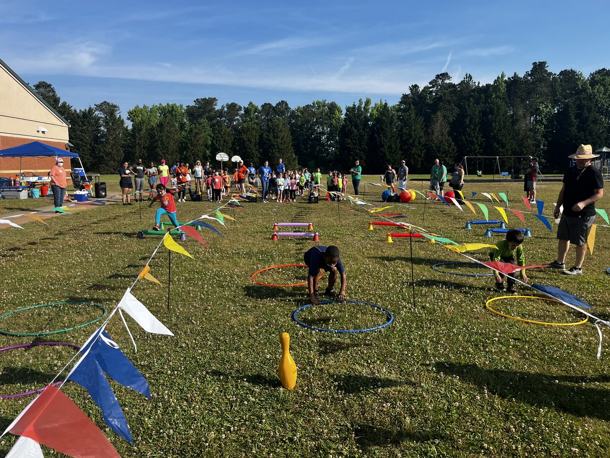 MtCarmelES_HCS's tweet photo. Kindergarten Field Day!!
@HenryCountyBOE @iammrsbolds @MediaSpecNikki @trg_gator
#expectexceptionalhcs #BetterTogetherHenry #Fieldday2022 #belikepike #mustangsrock #makingBOLDmoves https://t.co/Jv9SOPkRnr