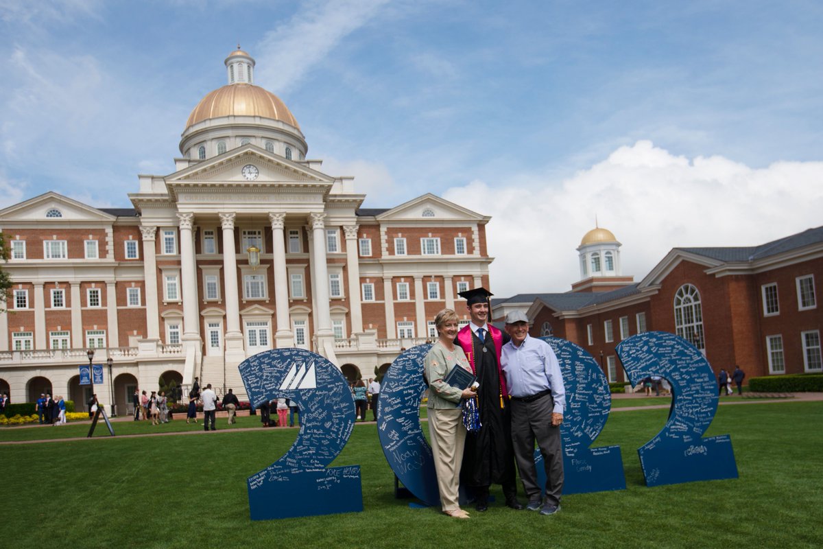 CNUcaptains's tweet photo. We're still celebrating! Graduates and their families were all smiles across our campus as they celebrated their momentous achievements at commencement. Congratulations again to the Class of #CNU22 – we know you'll do great things! #CaptainForLife https://t.co/uQUOdFCpcv