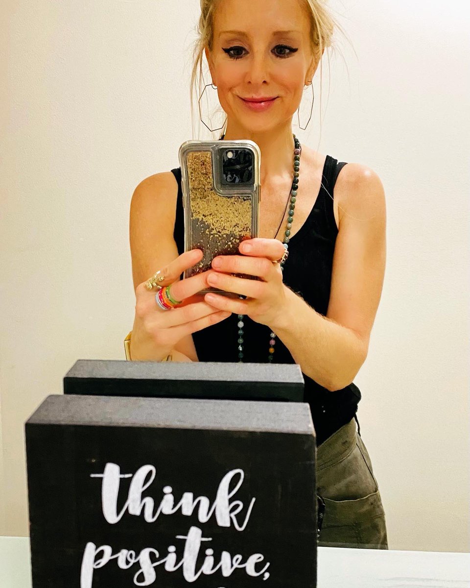 Jenna_Blum's tweet photo. In case you needed to hear this today. And/or the next message (scroll). Courtesy of @FCStoryLab where am writing today w bestie goddess of all good things, queen @janegreenauthor #ThinkPositiveGirl #KeepCalmAndWriteABook #amwriting https://t.co/CaDtjCvpJh