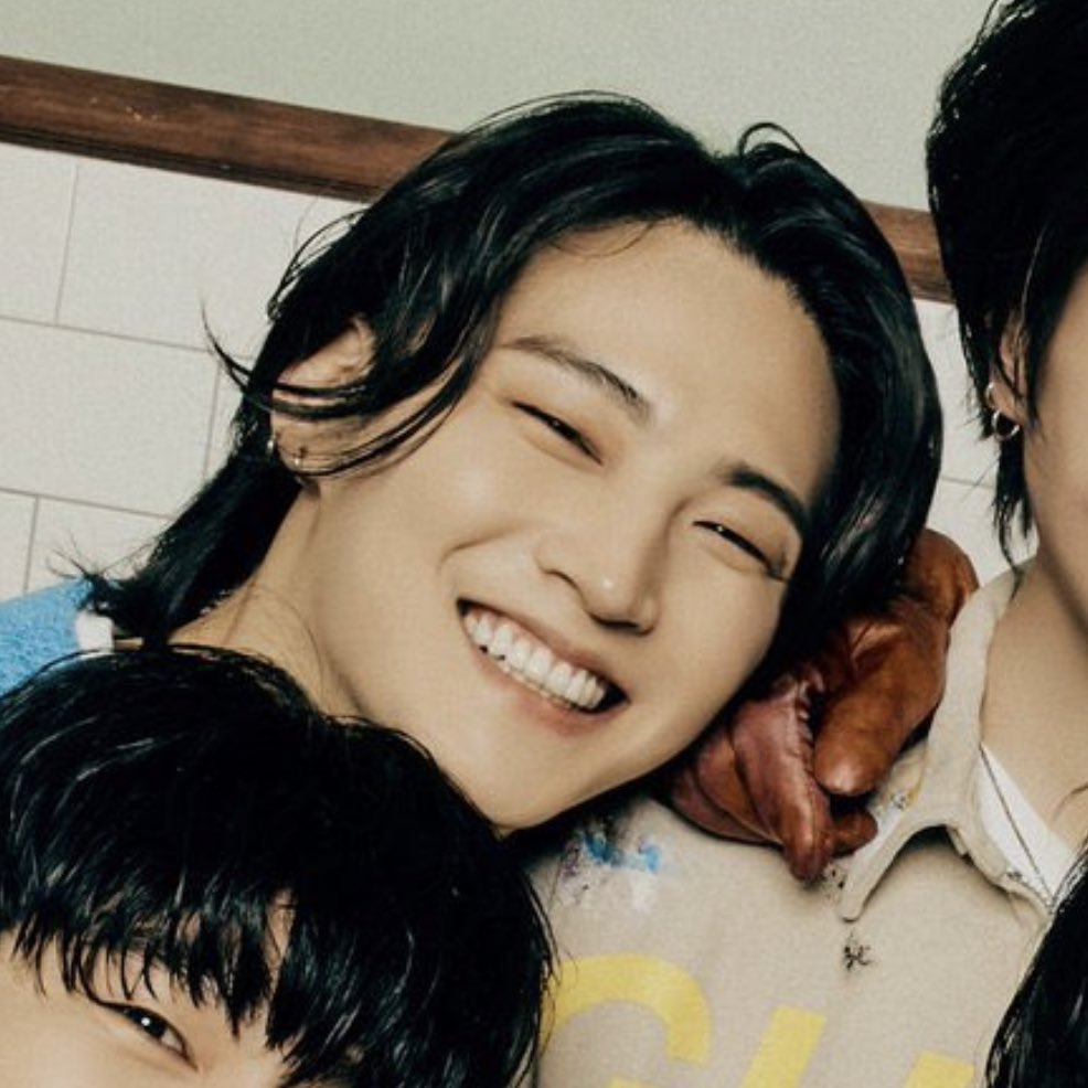 ggwithgot7's tweet photo. เป็นรูปเซ็ทที่ชอบที่สุดตั้งแต่ปล่อยมาเลย แค่ยิ้มใจเราก็สดใสแล้ว 😊

#Homecoming_ConceptPhoto https://t.co/49GzVAEuYW