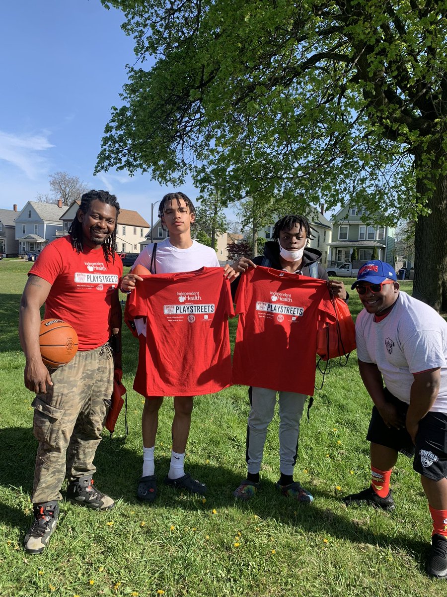 PalBuffalo's tweet photo. Buffalo PAL will be offering a special edition of PLAYSTREETS at the Resource Council WNY from 4:30pm-7pm tonight Tuesday 5/17 . Our youth need support, love, and FUN ⚽️🏀🏈🎾⛳️#freesportsequipment #supportyouth #sportssampling #communitypolicing @IH_news @BPDAlerts @WKBW https://t.co/AO4B8fWDVq