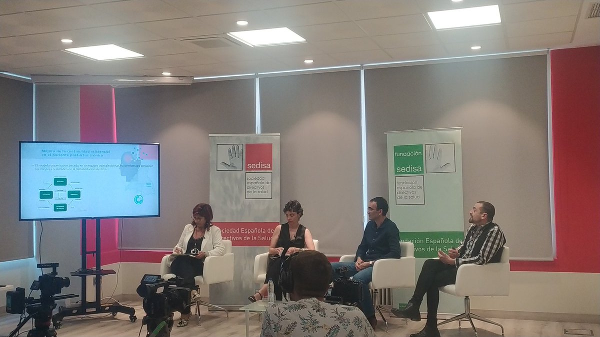 SEDISA_NET's tweet photo. 🧐Santiago de la Fuente: "En la Comunidad de Madrid se está haciendo muy bien, pero ¿tenemos claro cuáles son las necesidades del paciente?" Santiago de la Puente plante estas dudas sobre la vía asistencial del #PacientePostictus 👇 https://t.co/FLpPgzY0mw
