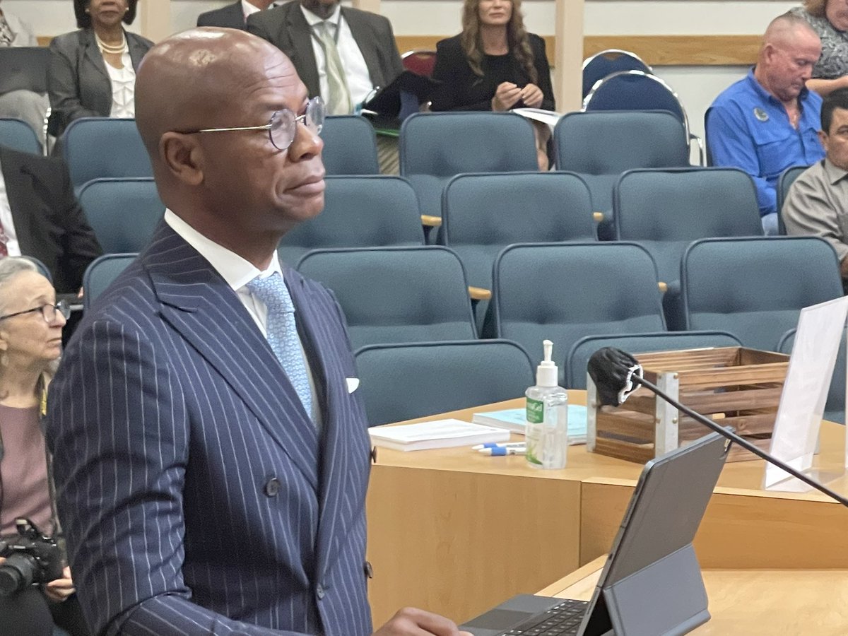 pbcloc's tweet photo. The Board of County Commissioners is meeting and gave Clarence E. Anthony  former Mayor of South Bay and CEO for the National League of Cities the first every “Key to the County” for building the Library that bears his name 30 years ago in South Bay when he was Mayor. https://t.co/hppKJI2Im2