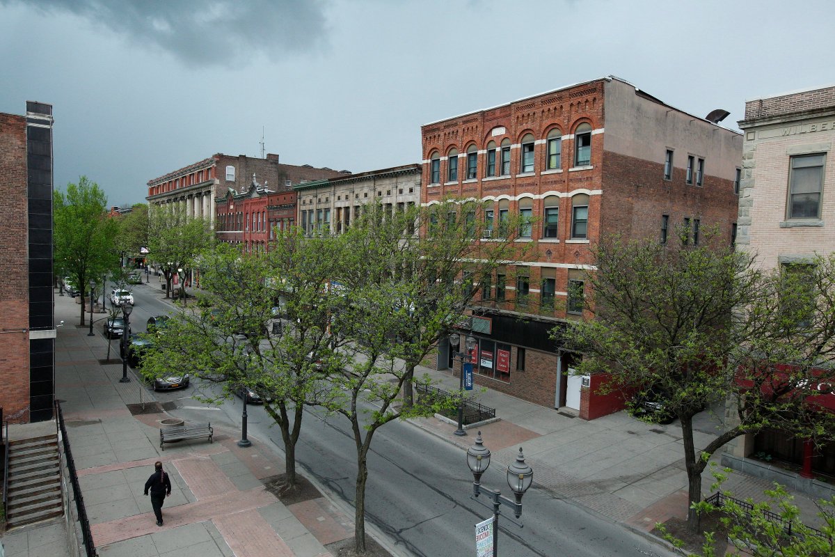 DS_MikeFR's tweet photo. Working on this article yesterday I learned downtown #Oneonta has about 60 buildings on the National Register of Historic Places. Glad people are paying attention to them: https://t.co/L5OCAlQ5di https://t.co/S0oPv1m2wv