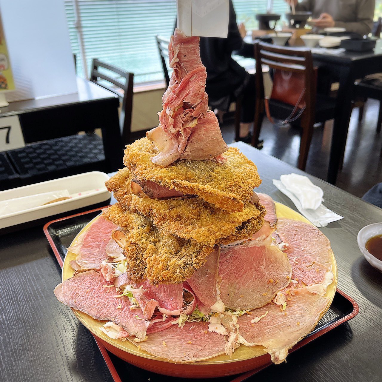 浅宮賢人 今年も ときめぐり展 参加します 今回は関ヶ原ウォーランドの前にある 花伊吹 さんを描きます 先日取材に行って満腹になりました この美味しさと満足度をイラストで伝えれるよう頑張ります ときめぐり展 ときめぐり展準備中