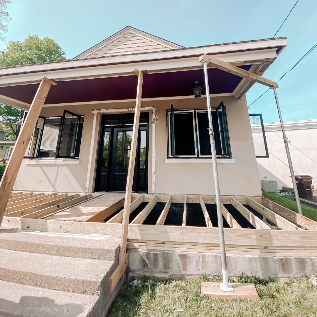 PixelsInkStudio's tweet image. We're making progress on the Pixels and Moonlight Architecture office renovation! Last week the new windows and doors went in. Next up: finishing the front porch and painting the exterior!