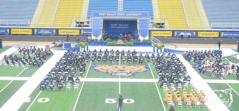 Y’all had 30 people at y’all graduation. Shoutout to them though 🎓. The rest of y’all…pitiful 😂😂