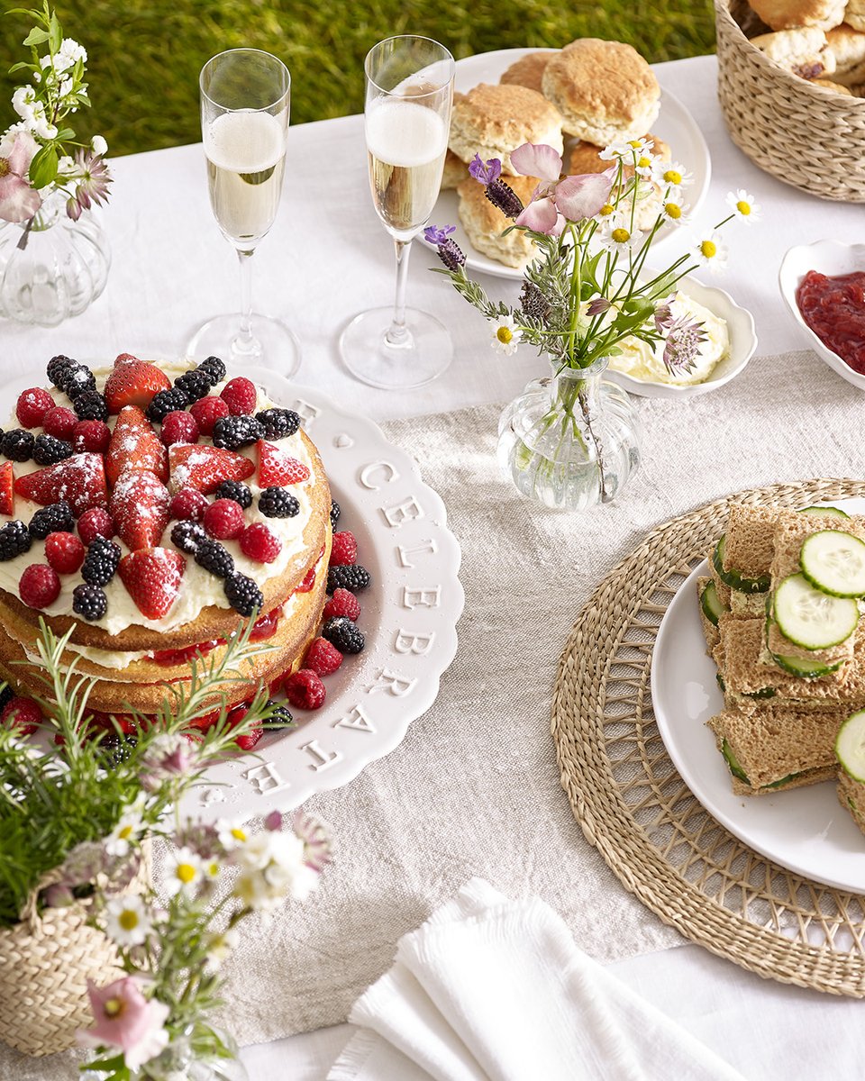 With the Platinum Jubilee right around the corner, we think our beautiful Celebrate Plate is perfect for displaying cakes, canapés and other special treats fit for a Queen. Shop now: bit.ly/3MDzSr3