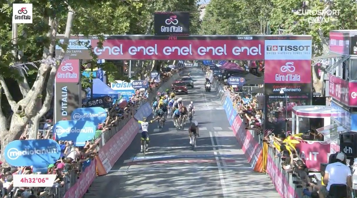 LottoIntermarch's tweet image. HISTORY MAKER BINIAM GIRMAY 🇪🇷  WINS STAGE 10!!!!!!!!!!!!!!!!!!  #GIRO #VENIVIDIBINI