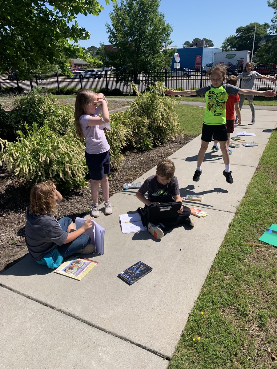 MrsMorin3's tweet photo. It’s a ☀️ day @BrickellAcademy Math and Reading stations outside! Ss collect &amp; record data for math &amp; prepare for book club discussions later today. Thank you @BrickellPTA https://t.co/k2jW3fcmfL