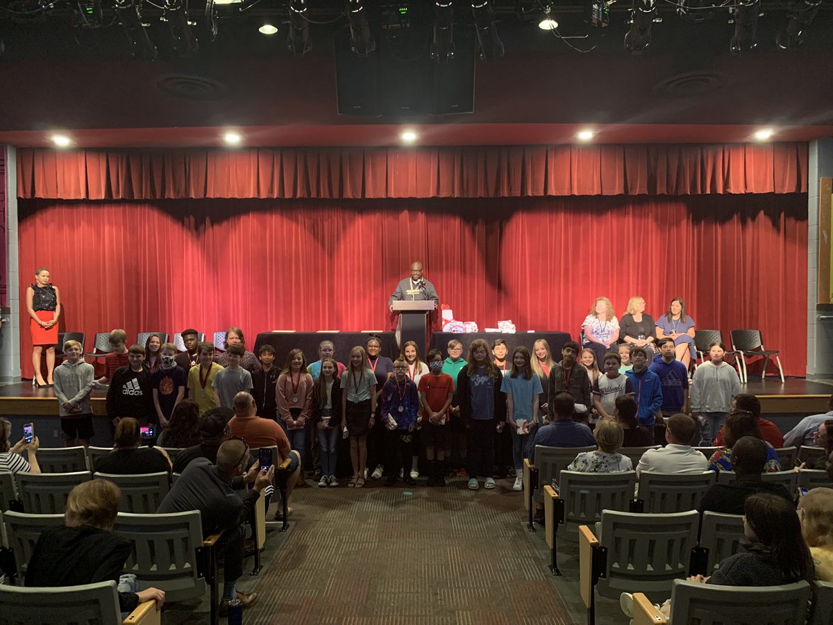 6th grade academic awards! Great job on all your hard work this year!!! 👏 <a href="/SCMFalcons/">Stewarts Creek MS</a>