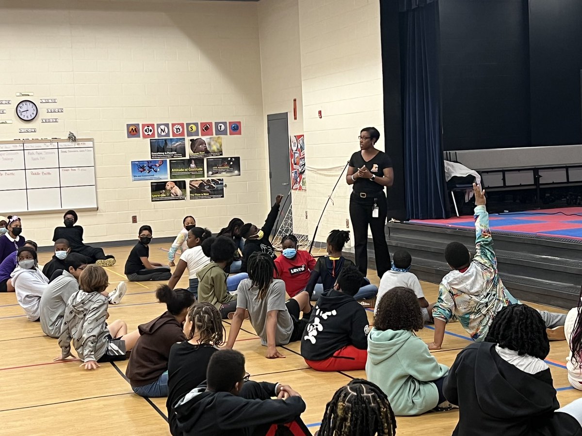 thatcoolcounsel's tweet photo. We had a great time talking to our future Leopards! #PowerInUs @DannerKR @LMS_Boyd @ZooBotLMS @SEstarsR2 https://t.co/DJ0ArGFL2M