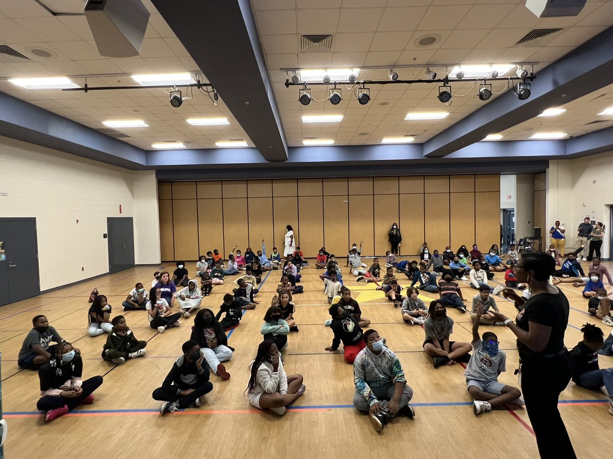 thatcoolcounsel's tweet photo. We had a great time talking to our future Leopards! #PowerInUs @DannerKR @LMS_Boyd @ZooBotLMS @SEstarsR2 https://t.co/DJ0ArGFL2M