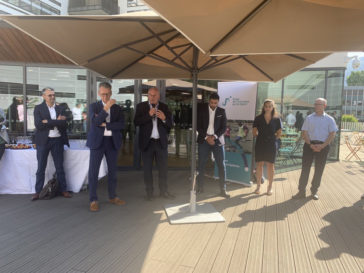 Chanthaboun_cat's tweet photo. Bienvenue à nos alternants en partenariat ⁦@CASudRhoneAlpes⁩ et ⁦@APELS_⁩  accueil par JP Gaillard et DG ⁦@ca_pierrefort⁩ https://t.co/duIOIBSYIZ