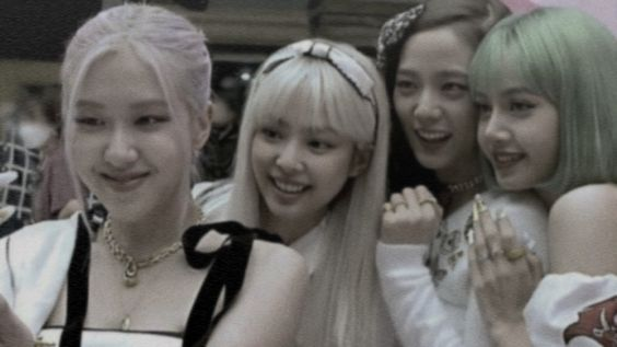 lisasuprmcy's tweet photo. I MISS BLACKPINK :(( https://t.co/vXkfWEYWuo